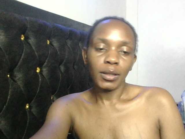 Minimochie live cam on BongaCams
