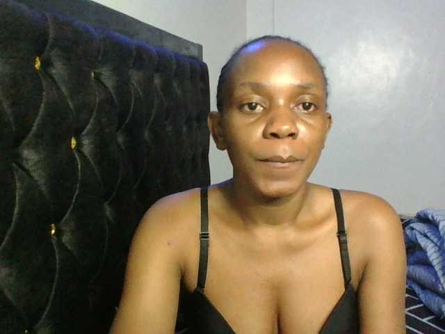Minimochie live cam on BongaCams