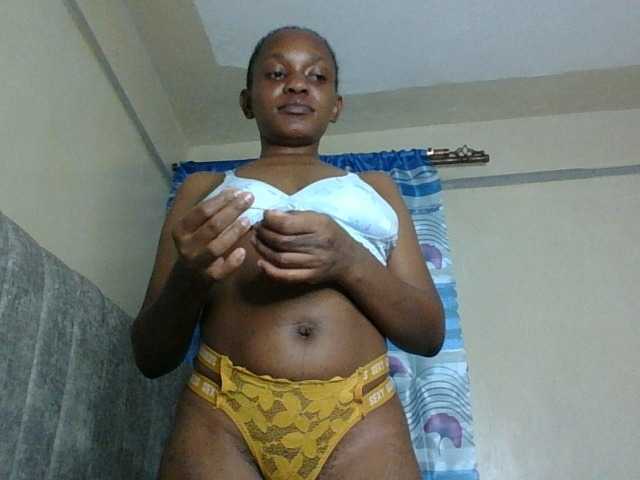 Minimochie live cam on BongaCams