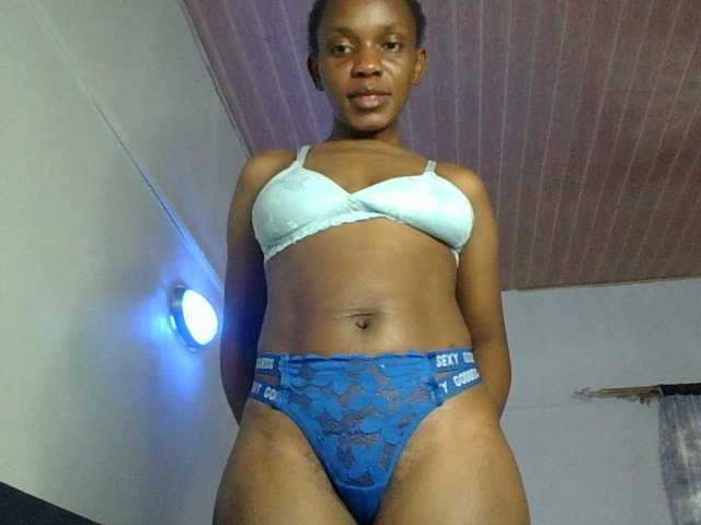 Minimochie live cam on BongaCams