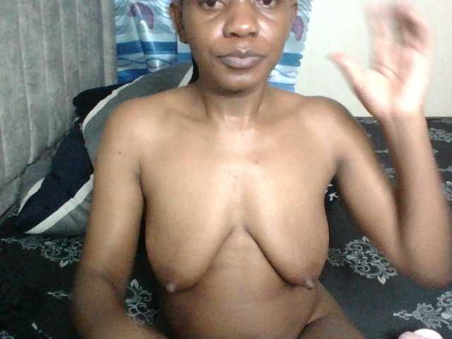 Minimochie live cam on BongaCams