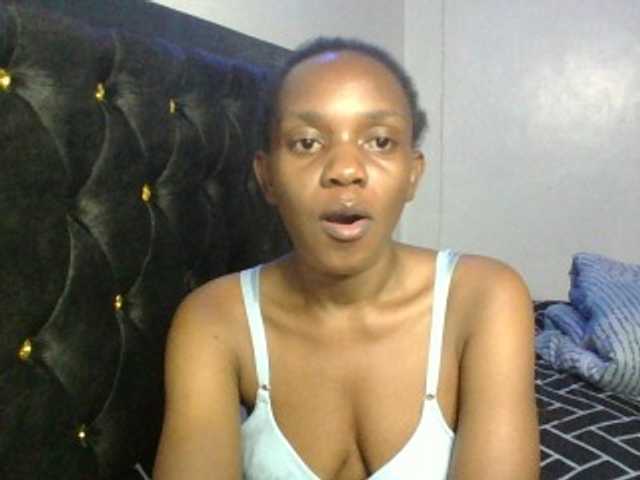 Minimochie live cam on BongaCams