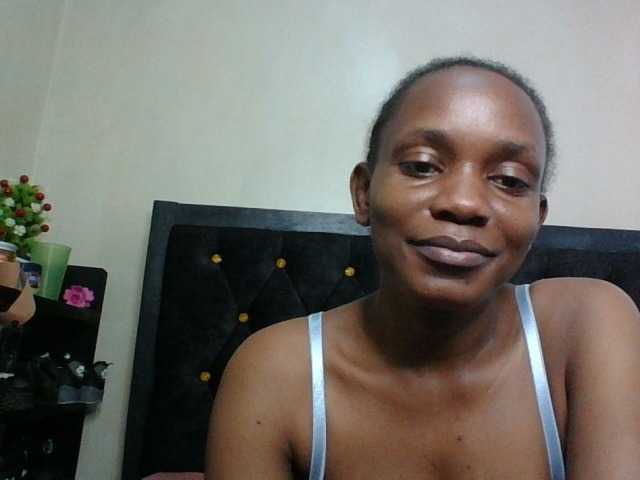 Minimochie live cam on BongaCams