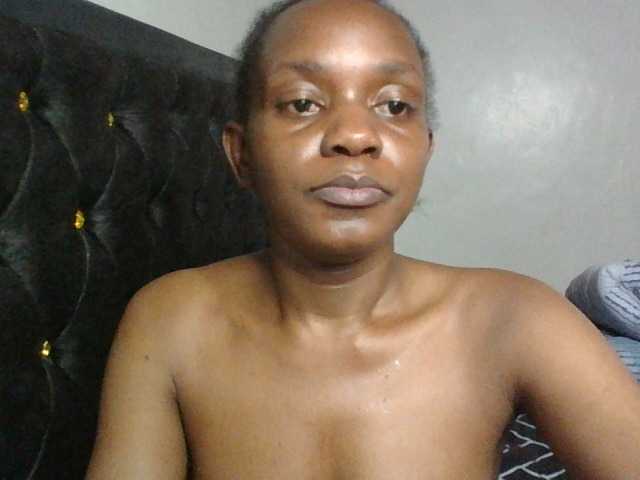 Minimochie live cam on BongaCams