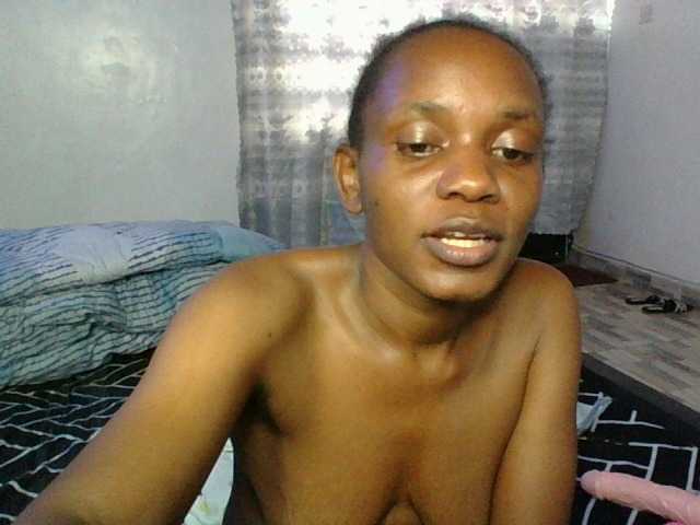 Minimochie live cam on BongaCams