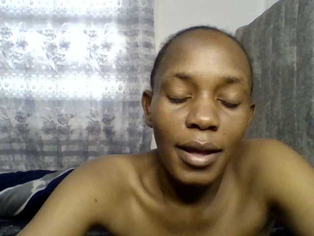 Minimochie live cam on BongaCams