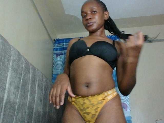 Minimochie live cam on BongaCams