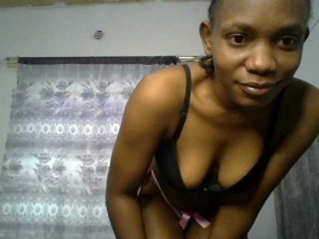 Minimochie live cam on BongaCams