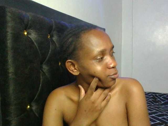 Minimochie live cam on BongaCams