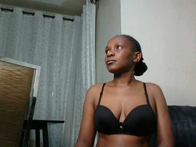 Minimochie live cam on BongaCams