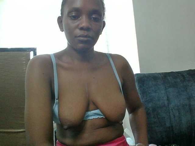 Minimochie live cam on BongaCams