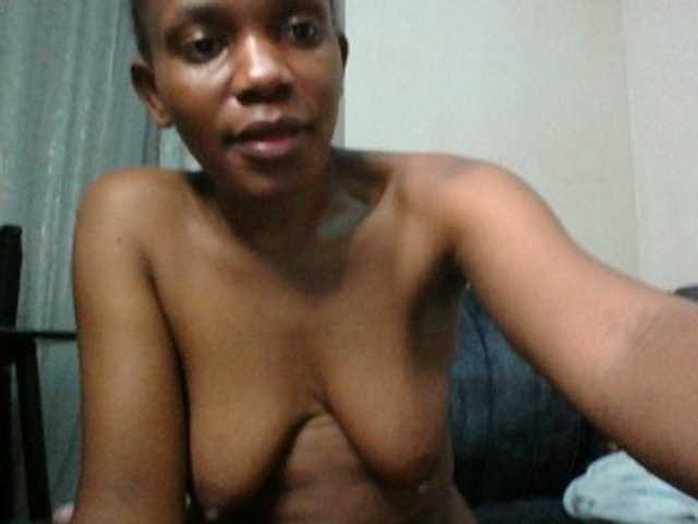 Minimochie live cam on BongaCams