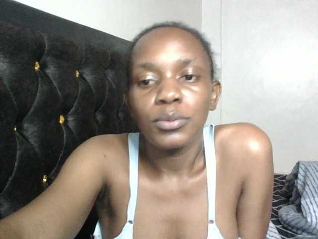 Minimochie live cam on BongaCams