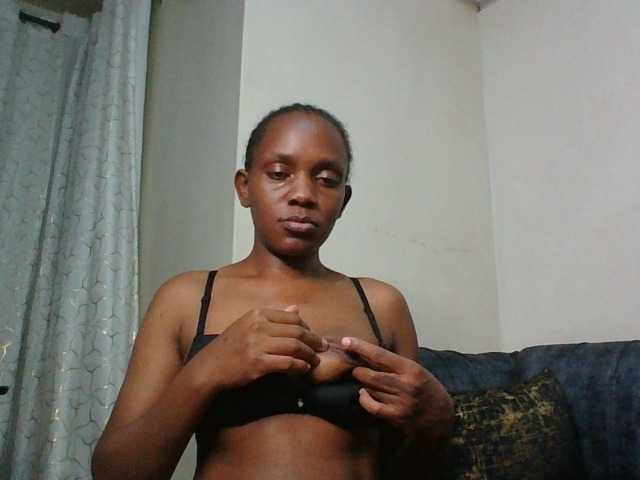 Minimochie live cam on BongaCams