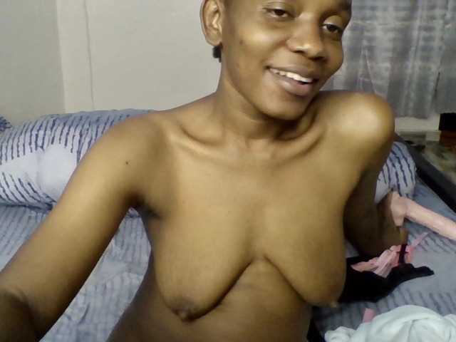 Minimochie live cam on BongaCams