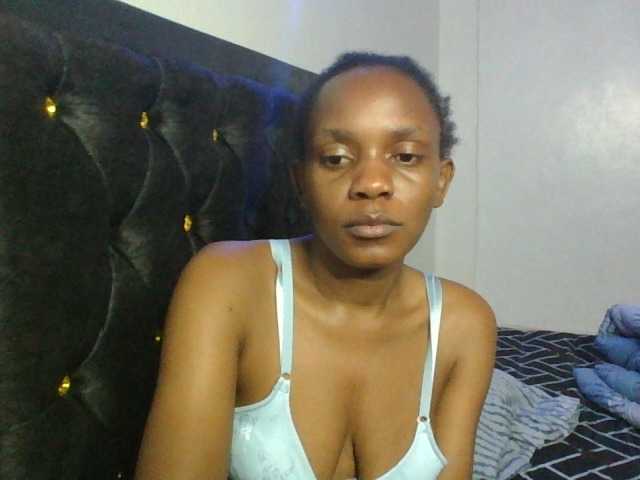 Minimochie live cam on BongaCams