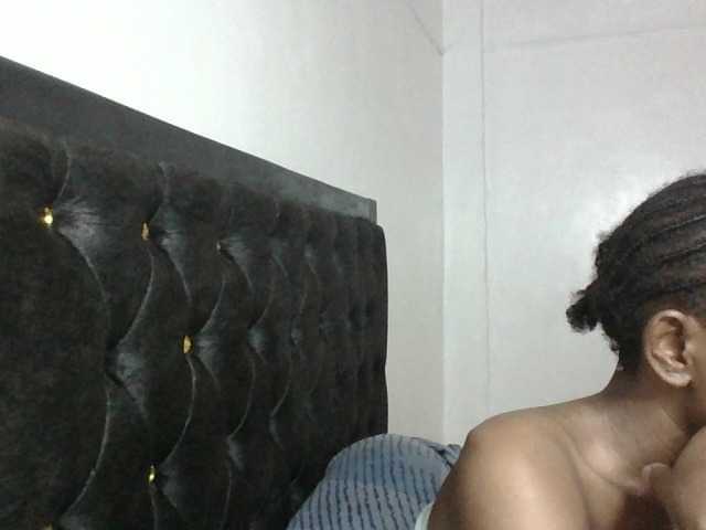 Minimochie live cam on BongaCams