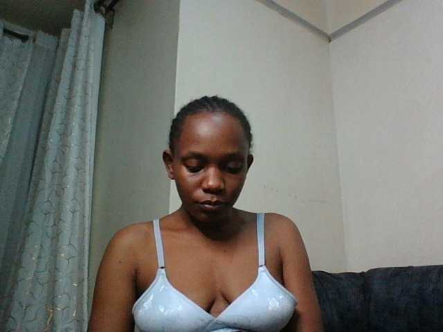 Minimochie live cam on BongaCams
