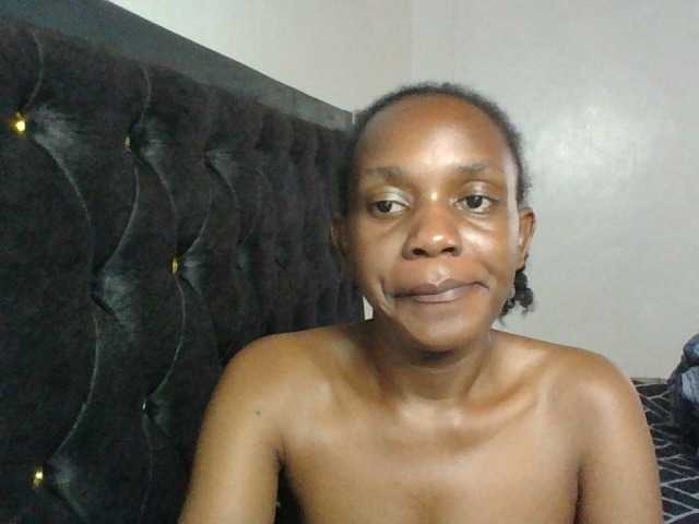 Minimochie live cam on BongaCams