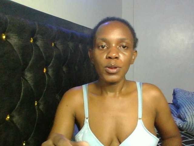 Minimochie live cam on BongaCams