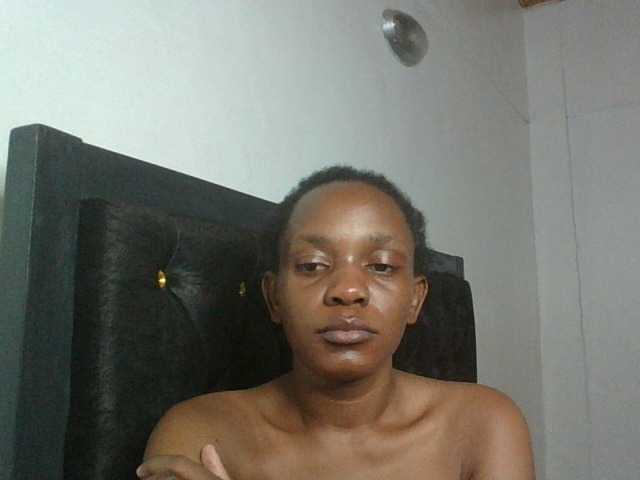Minimochie live cam on BongaCams