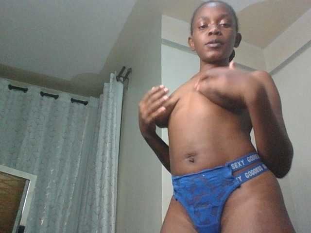 Minimochie live cam on BongaCams
