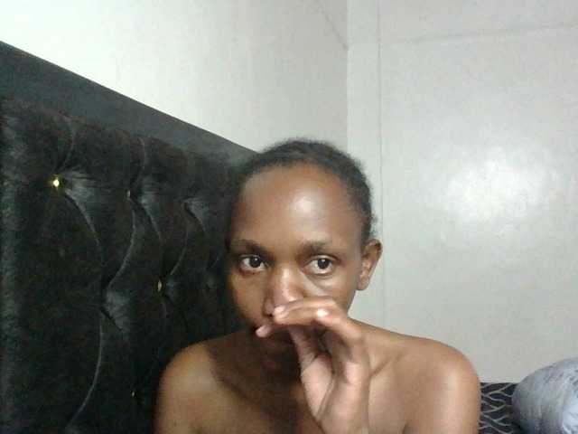Minimochie live cam on BongaCams