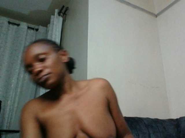 Minimochie live cam on BongaCams