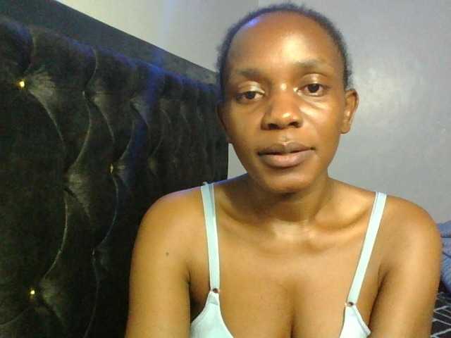 Minimochie live cam on BongaCams