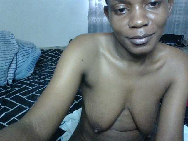 Minimochie live cam on BongaCams
