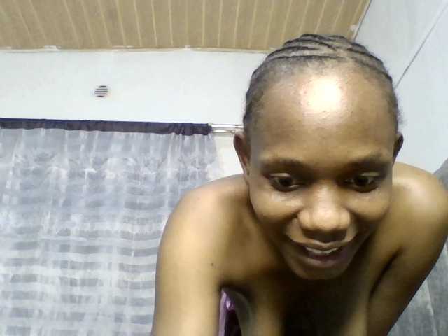 Minimochie live cam on BongaCams