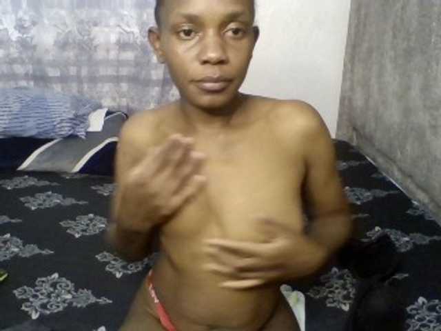 Minimochie live cam on BongaCams