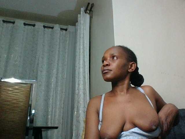 Minimochie live cam on BongaCams