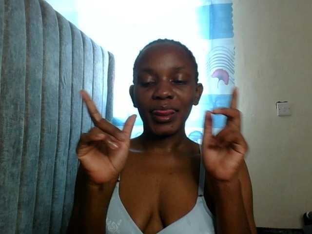 Minimochie live cam on BongaCams