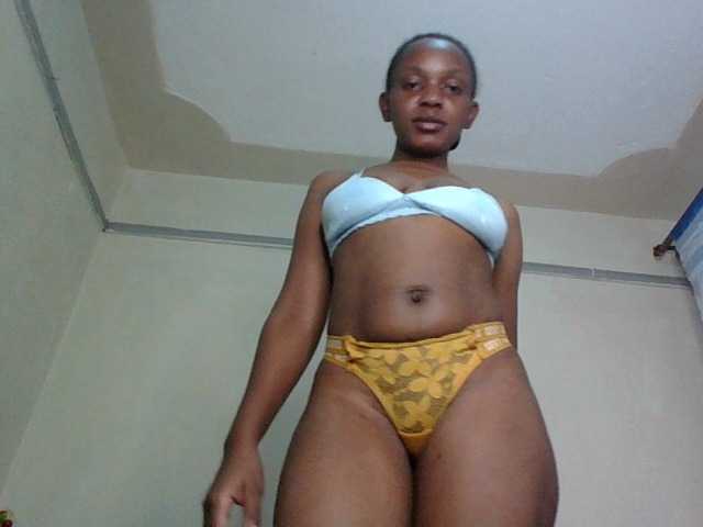 Minimochie live cam on BongaCams