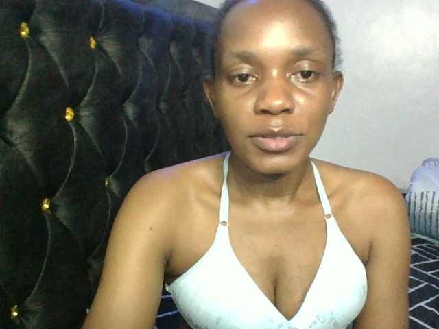 Minimochie live cam on BongaCams