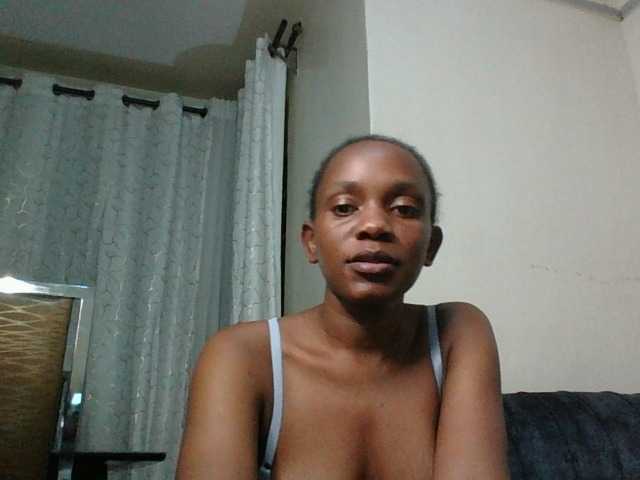 Minimochie live cam on BongaCams