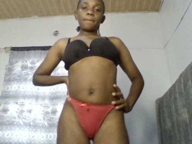 Minimochie live cam on BongaCams