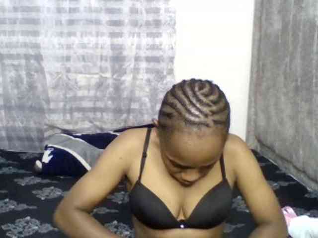 Minimochie Live Webcam on BongaCams