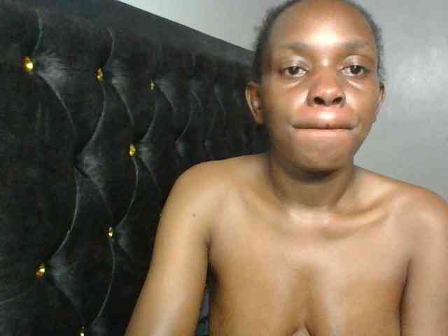 Minimochie's webcam live show