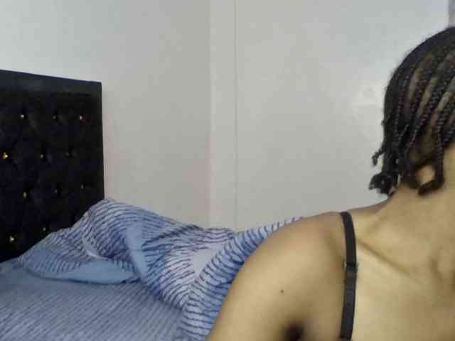 Minimochie's webcam live show