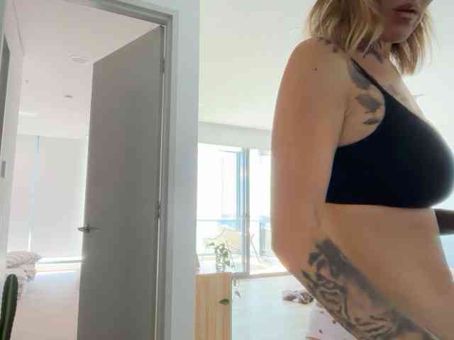 ParisRose1 webcam