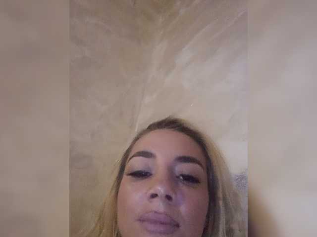 go to chat with EllinroseX