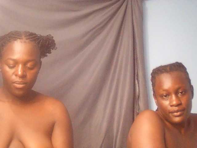 Booty-empress live cam on BongaCams