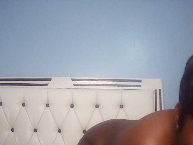Booty-empress live cam on BongaCams