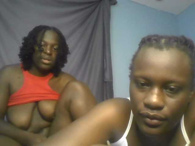 Booty-empress live cam on BongaCams