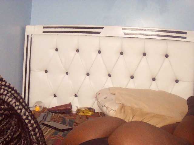 Booty-empress live cam on BongaCams