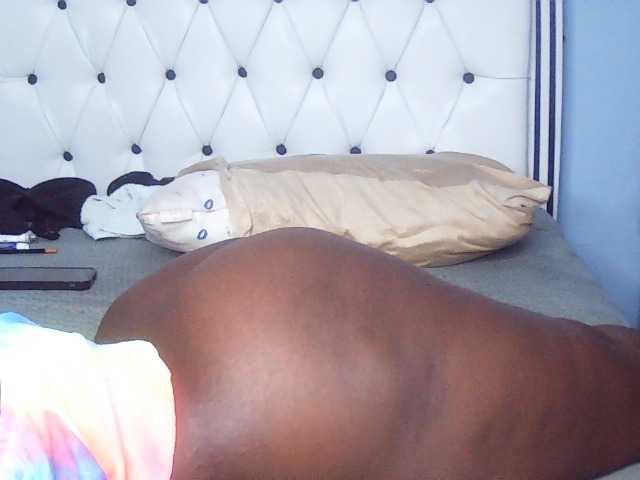 Booty-empress live cam on BongaCams