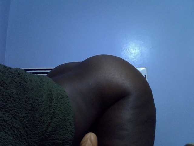 Booty-empress live cam on BongaCams