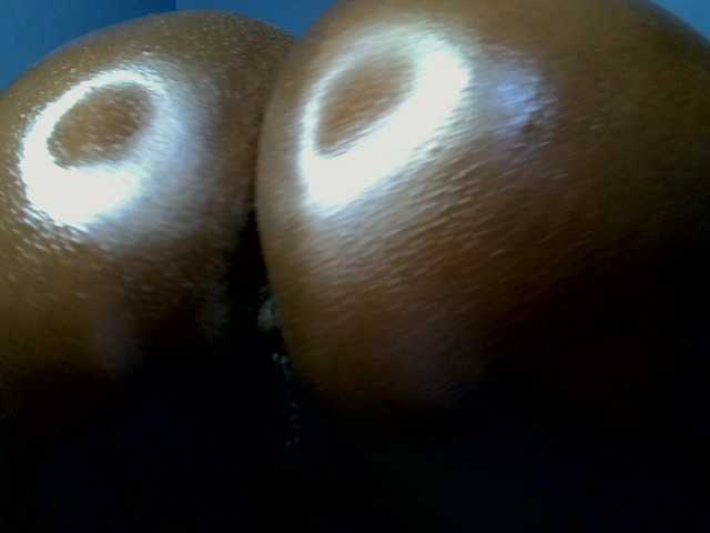 Booty-empress live cam on BongaCams